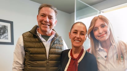 Claudia Sheinbaum con Eugenio Hernández y Maki Ortiz, durante un evento de campaña en Tamaulipas.