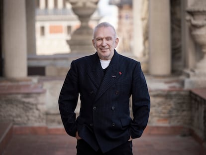 El diseñador de moda Jean Paul Gaultier en el Teatro Coliseum de Barcelona para presentar la obra 'Fashion Freak Show'.