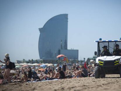 Patrulla de la Unidad de Playas de la Guardia Urbana de Barcelona.