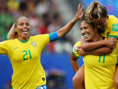 Cristiane marcou três gols para o Brasil na estreia.