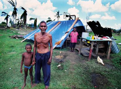 El huracán Felix acabó en apenas unas horas con todo lo que la familia Ciempozuelos tardó en construir en Nicaragua. Los desastres naturales, además de producir muertos y desplazados, agravan las amenazas existentes sobre la salud, seguridad alimentaría, protección a la infancia.