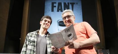 Michael R. Steves (a la izquierda), junto a uno de los organizadores de Fant, este martes en Bilbao.