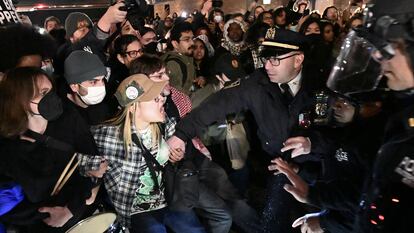 Police arrested over 100 students at NYU demonstrating in solidarity with students at Columbia University and to oppose Israel's attacks on Gaza.