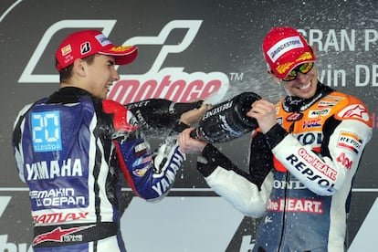 Casey Stoner y Jorge Lorenzo en el podio de Jerez.