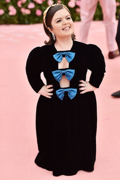 Sinéad Burke en la gala MET con vestido de Gucci hecho a medida.