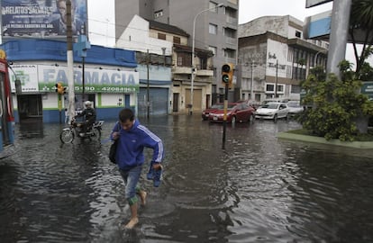 El fenómeno meteorológico que provocó el temporal fue la llamada 'sudestada', que ha causado vientos de más de 70 kilómetros por hora.