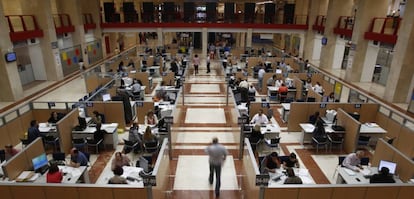 Centro de atención al contribuyentede la Agencia Tributaria de Madrid de la calle Guzmán el Bueno.