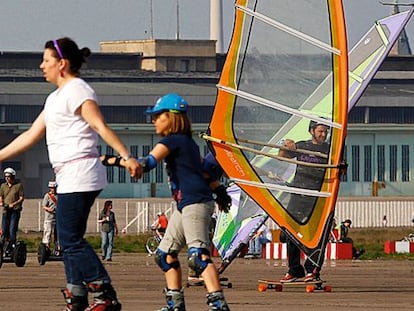 'Wind-skate' en el aeropuerto de Tempelhof (Berlín).