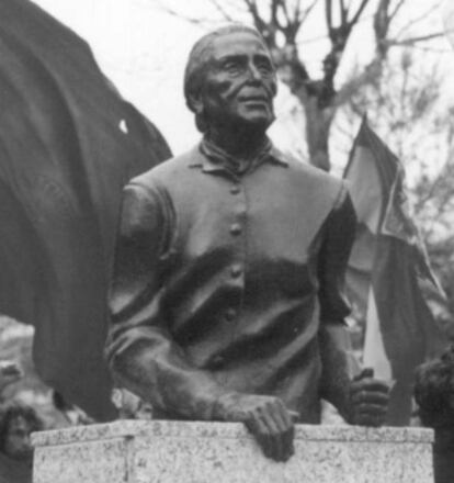 Monumento a La Pasionaria, de Gonzalo Sanchez Mendizabal.