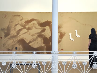 'Gran díptic dels mitjons, 1987', d'Antoni Tàpies