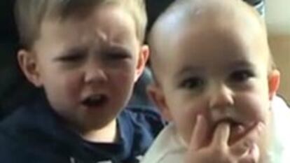 "Charlie me ha mordido el dedo"