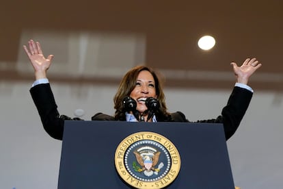 Kamala Harris habla durante un acto de campaña del Día del Trabajo, en Pittsburgh, Pensilvania, el 2 de septiembre de 2024.