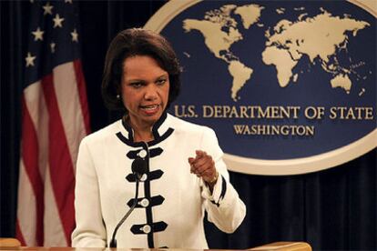 La secretaria de Estado de EE UU, Condoleezza Rice, durante su declaración a la prensa en la Casa Blanca.