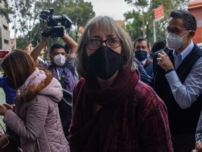 La investigadora Gabriela Dutrénit compareció ante la Fiscalía Especializada en Materia de Delincuencia Organizada (FEMDO) este miércoles.