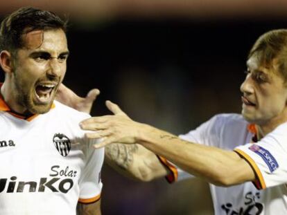 Paco Alcacer celebrando un gol.