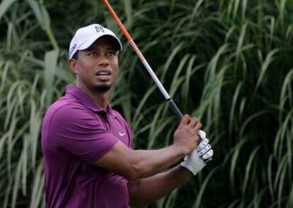 Tiger Woods en el tee del hoyo 16 durante la primera jornada del Bridgestone Invitational este jueves.