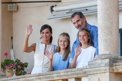 Queen Letizia, King Felipe and their two daughters, Leonor and Sofía. 