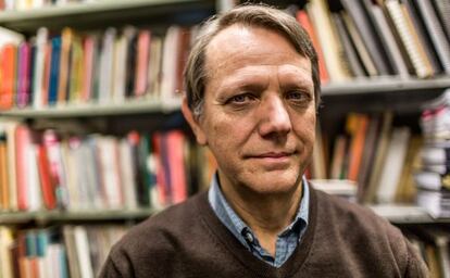 Andr&eacute; Singer, em sua sala na Universidade de S&atilde;o Paulo (USP).