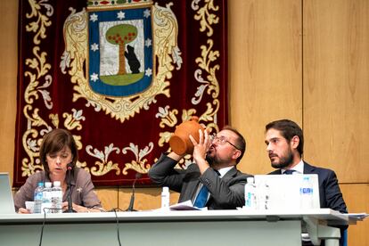 Alberto Serrano, Concejal Presidente de los Distritos de Latina y de Hortaleza en un momento del pleno