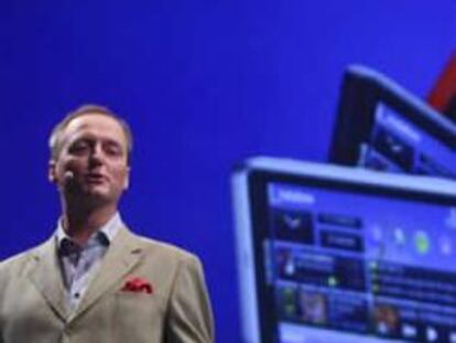 Niklas Savander, vicepresidente ejecutivo de marketing de Nokia, interviene en la conferencia anual del fabricante de teléfonos, celebrada en Londres