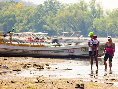 Turistas en el río Grijalva en Chiapa de Corzo, Chiapas, el 28 de febrero.