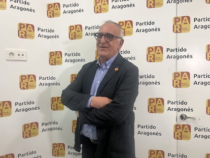 Clemente Sánchez-Garnica, elegido nuevo presidente del PAR tras una moción de censura contra Arturo Aliaga.