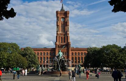 El ayuntamiento berlinés, a unode los lados de Alexanderplatz.