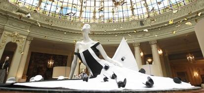 Obra central de la muestra, fruto de la colaboración de Fernández con Manolo Valdés.