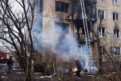 Edificio dañado por un misil tras un ataque a una planta química en Donetsk, en 2015.