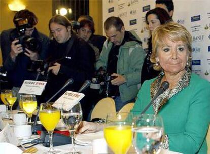 Aguirre, momentos antes de su intervención hoy en un desayuno informativo organizado por Europa Press.