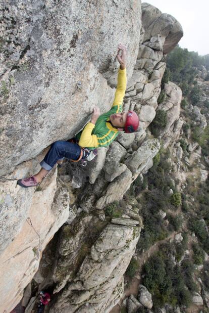 Escaladores practicando en La Pedriza.