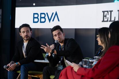 Vinicius Covas, fundador hive id, habla durante la mesa: Tecnología e IA en servicios financieros, la transformación del efectivo.