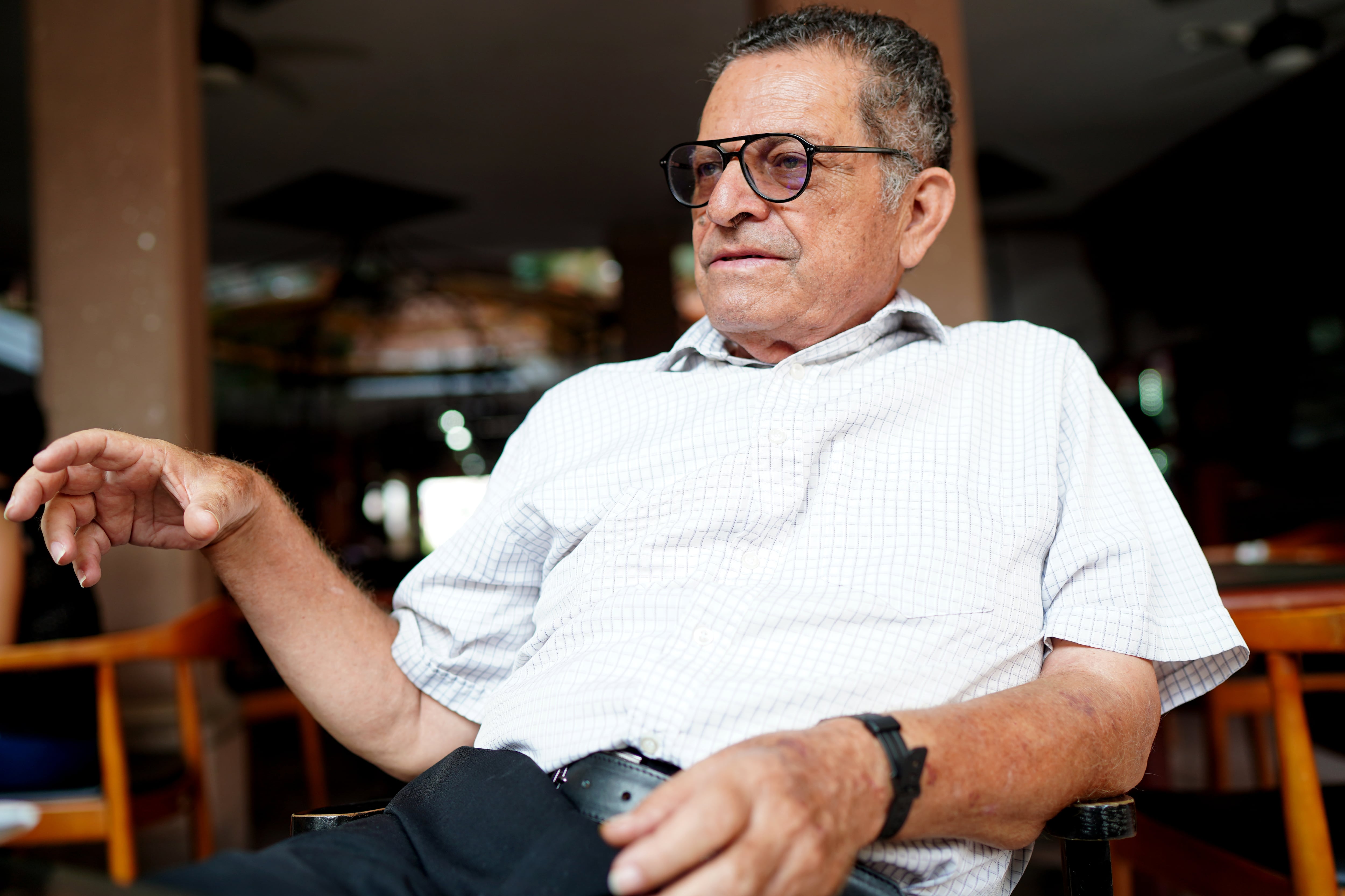 El sacerdote José Luis Segura Barragán en Apatzingán, este julio.