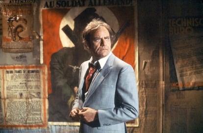 Vic Morrow, en un instante de 'En los límites de la realidad: La película'.