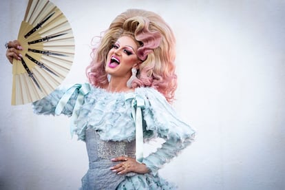 La 'drag queen' Pink Chadora posa en Madrid el 11 de julio.