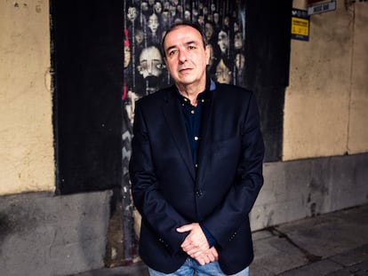 El sociólogo Esteban Hernández, en el barrio de Malasaña de Madrid.