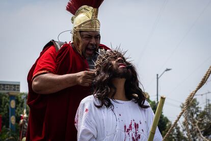 José Julio Olivares se preparó física y mentalmente durante tres meses para encarnar a Jesús durante el viacrucis.