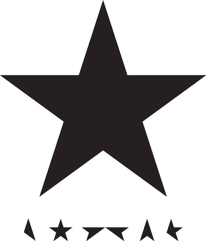 El último disco de David Bowie está envuelto en una magia tan oscura y fascinante, como solo puede estarlo el 'grand finale' de un artista que en breve va a morir… y lo sabe. En la portada de la edición de vinilo de 'Blackstar' aparece una estrella negra recortada que hace honor a su título. Si el sol le da al estuche, el interior del astro se convierte en una constelación de refulgentes estrellitas, y cuando deja de darle, desaparecen para volver a su estado original. Por suerte, el contenido disco está a la altura de su brillante portada.