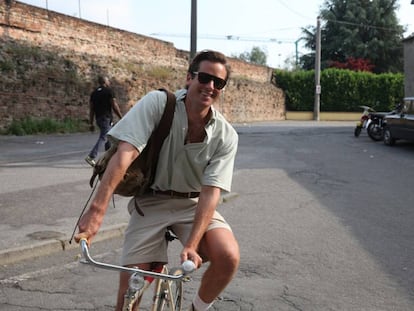 El actor Armie Hammer en el rodaje de 'Call me by your name', la película que, en palabras de la periodista Katie Gatens, redefinió la forma en que los hombres debían vestirse en verano.