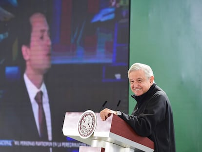 Andrés Manuel López Obrador, Presidente de México, ofreció su conferencia matutina en la base militar de Santa Lucía del Camino.