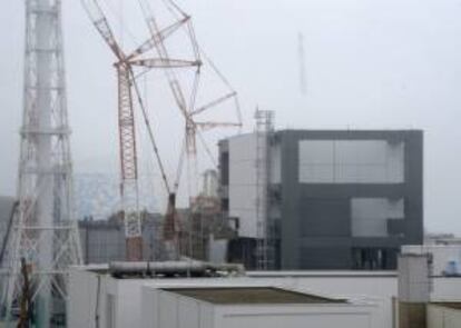 Reactor 4 ya de la central nuclear de Fukushima en Japón. La Autoridad Reguladora Nuclear de Japón validó hoy los nuevos requerimientos de seguridad necesarios para que las operadoras puedan solicitar la reapertura de las centrales nucleares. EFE/Archivo