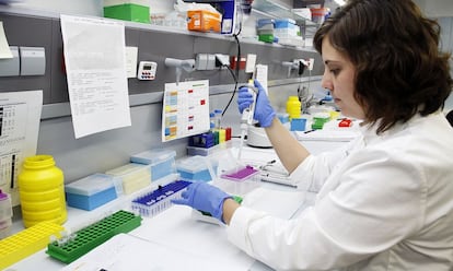 Investigación genética en el Laboratorio Estudio Bioimage.