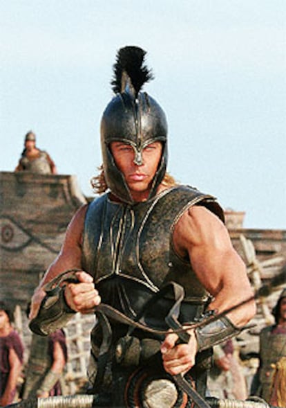 Brad Pitt, en el papel de Aquiles en <i>Troya</i>.