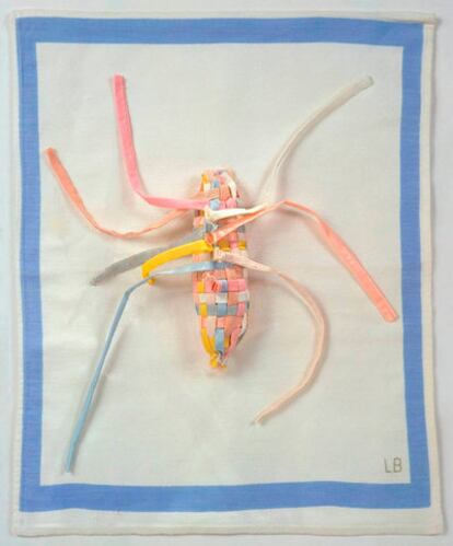 <i>Spider</i>(2007), una de las obras hechas por Bourgeois con telas de prendas de la artista o de su madre.