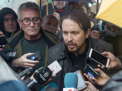 Iglesias, envoltat de periodistes, el passat dia 4 a Jaén.