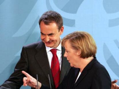 José Luis Rodríguez Zapatero y la canciller alemana, Angela Merkel.