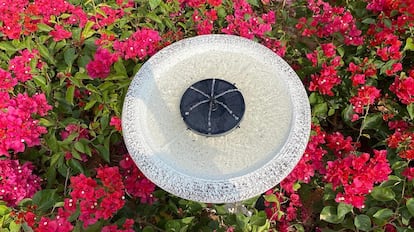 fuente solar exterior