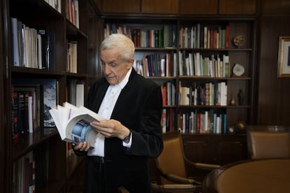 Kenneth Frampton, fotografado na Universidade Politécnica de Madri depois de receber o título de doutor honoris causa