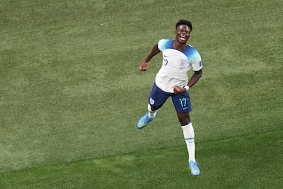 Bukayo Saka celebra su segundo gol ante Irán, el pasado lunes en el estadio Khalifa Internacional, en Doha.