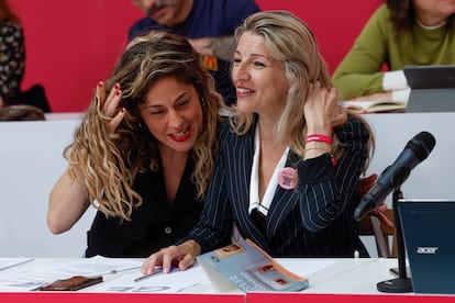 Yolanda Díaz y Lara Hernández, este domingo en Madrid.
